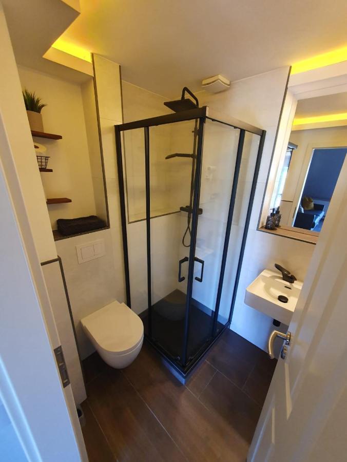Neumuehler Hof- Ferienwohnung "Benjamin" Mit Grosser Privater Dachterasse Und Guter Anbindung In Die City Schwerin  Exterior photo